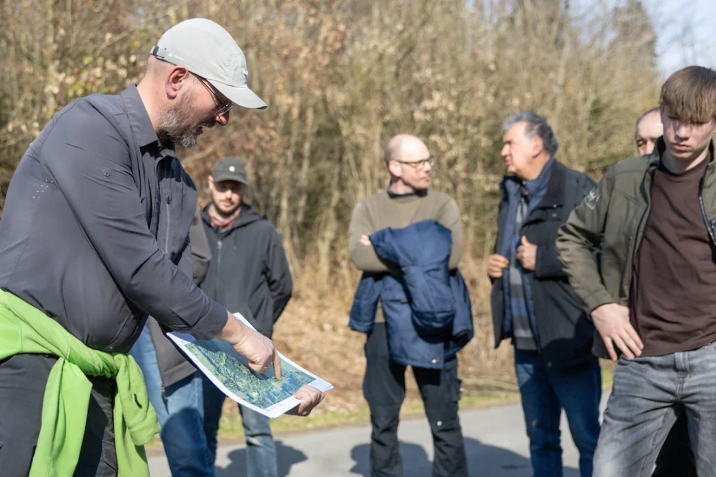 Waldbegehung zeigte praxisnahe Wege 
