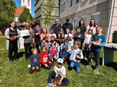 Klimafitte Zukunft zum Wurzeln – Pflanzaktion und Schulbaum in der VS Straden