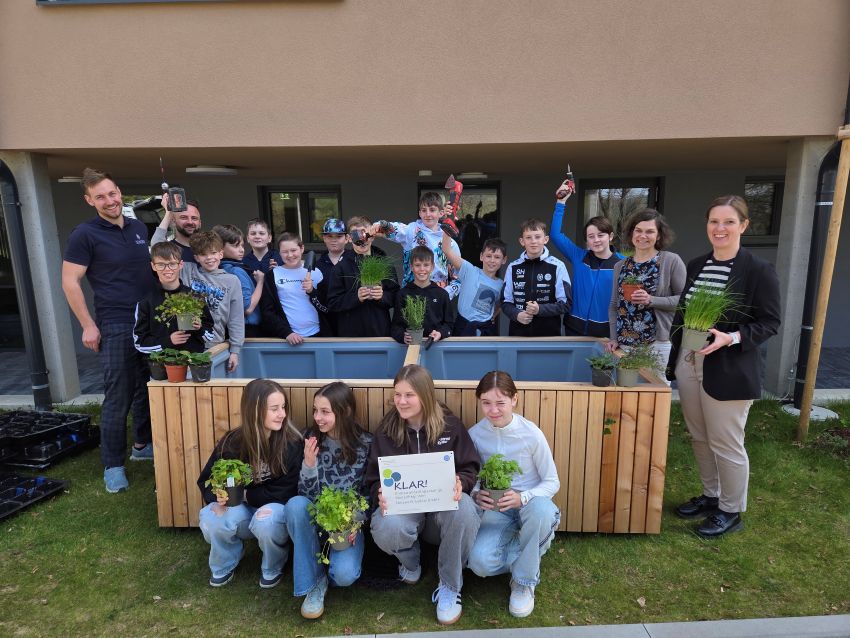 Frische Kräuter für die Schulküche